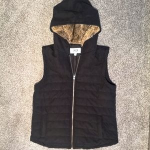 NWOT Meiker Black Hooded Puffer Vest, Size Medium